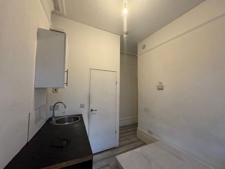 Studio Flat, London Road, CR0 - Photo 2
