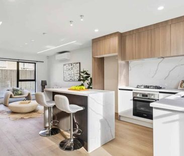 Brand New in Papatoetoe in Strong School Zone - Photo 4