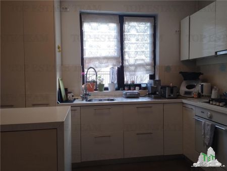 Casa tip duplex de inchiriat, 5 camere si curte individuala - Fotografie 5