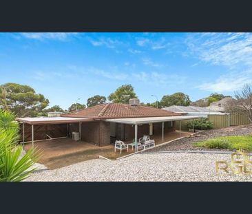 Comfortable, Spacious House in Redwood Park - Photo 1