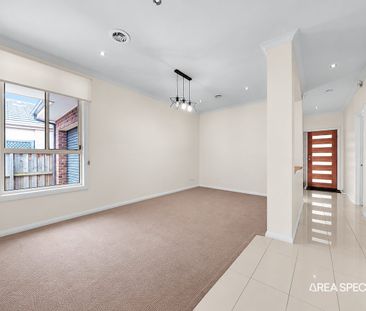 Spacious Family Home in a Convenient Tarneit Location - Photo 1