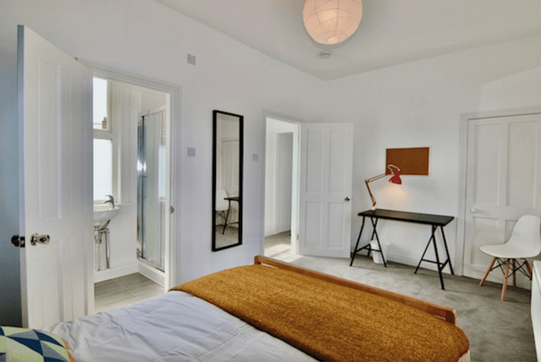 5 bedroom terraced house to rent - Photo 1