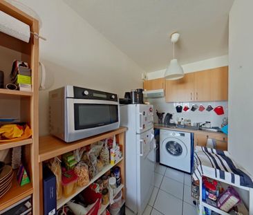 Location Appartement 1 pièce 30m² ST PIERRE DES CORPS 37700 - Photo 2