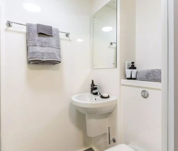 Premium Ensuite - Photo 6