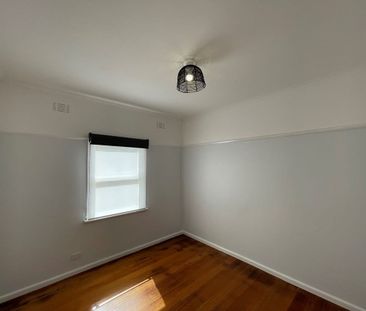 35 Lilac Street, Bentleigh East - Photo 2