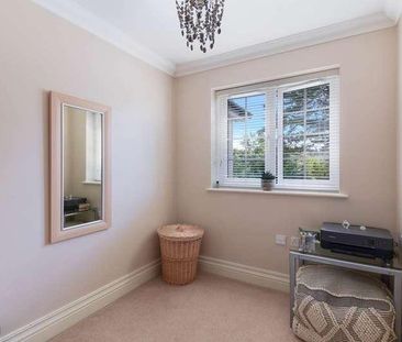 Willow Close, Banstead, SM7 - Photo 2