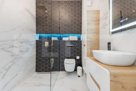 Apartament 3 camere, etaj 7, dressing, parcare inclusa - Pri - Photo 4