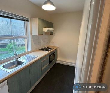 2 bedroom flat to rent - Photo 6