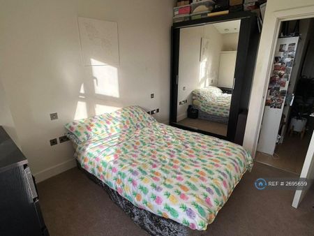 1 bedroom flat to rent - Photo 2