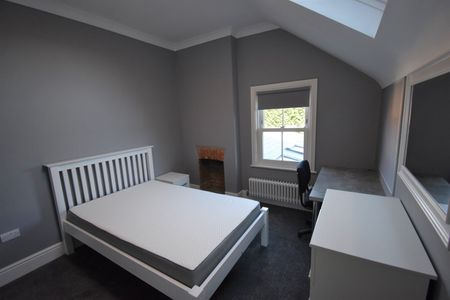 6 Bed Semi-Detached House, Addington Road, RG1 - Photo 5