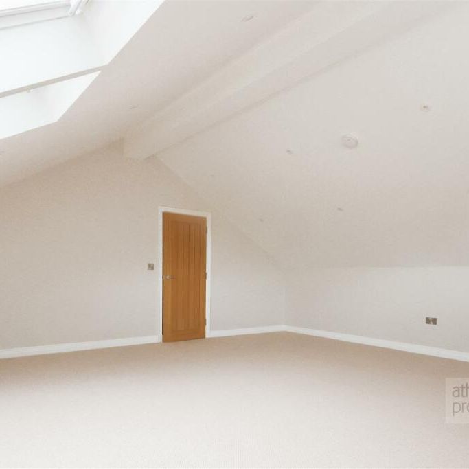 4 Bedroom Apartment on George Street, Whalley - Photo 1