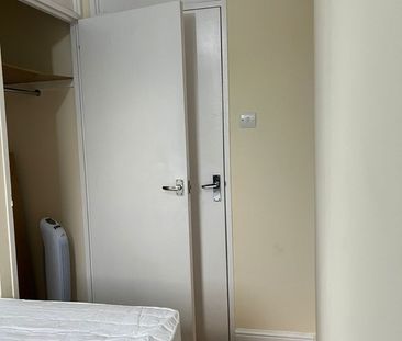 Room in a Shared House, Sandpiper Court, SE8 - Photo 6