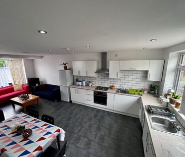 8 Bed Semi-Detached House, Craighill Road, LE2 - Photo 1