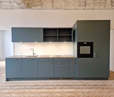 Modernes 3-Zimmer-Loft mit Industriecharme und freistehender Badewanne - Foto 5