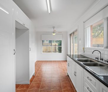 3 Andrew Street, Mooroolbark - Photo 3