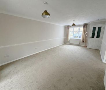 4 bedroom detached house to rent - Photo 2