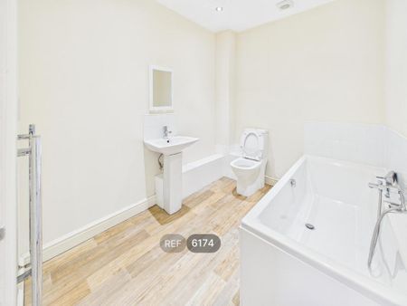 3 bedroom property to rent - Photo 2