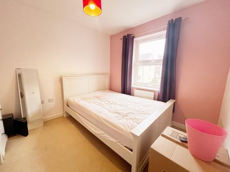 4 bedroom detached house to rent - Photo 3