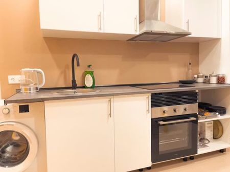 Via Laietana, Barcelona, Catalonia 08003 - Photo 2