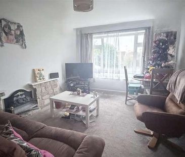 Coppice Avenue, Ferndown, BH22 - Photo 1