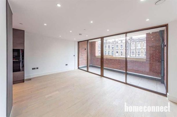 Colts Village Apartments, Barking Road, London, E6 - Photo 1