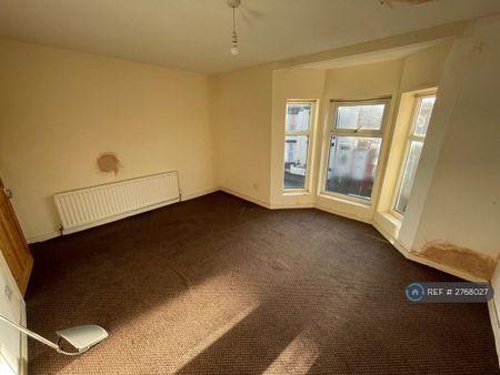 3 bedroom terraced house to rent - Photo 2