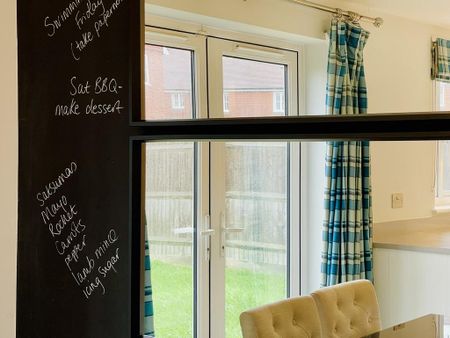 3 bedroom semi-detached house to rent - Photo 4