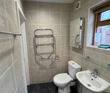 Studio Flat, Brunswick Avenue, N11 - Photo 1