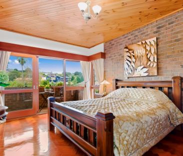 4 Bed, 2 Bath - Photo 5