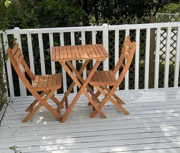 Walk to town, furnished flat with wi fi included - Photo 2