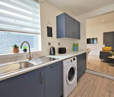 4 bedroom terraced house to rent - Photo 2