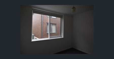 LOW MAINTENANCE LIVING IN A SOUGHT-AFTER CLIFTON HILL LOCATION - Photo 4