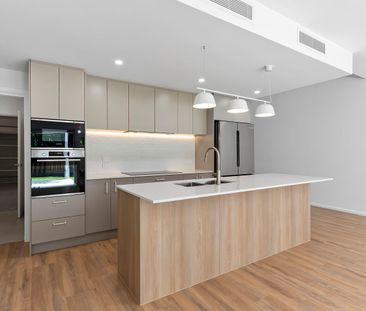 Executive Townhouse Living in Dicky Beach - Photo 2