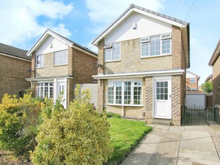 Lawns Green, New Farnley, Leeds - Photo 3