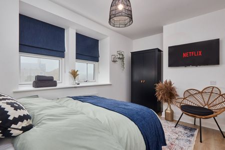 4 Bed Semi-Detached House, Bobbin Row, LS12 - Photo 5