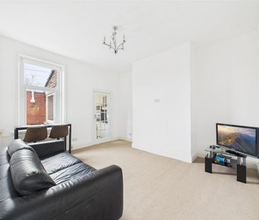 3 bedroom apartment to rent - Photo 3