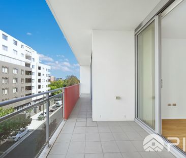 Newly Renovated 2-bedroom Apartment in Strathfield for Lease Now! - Photo 3