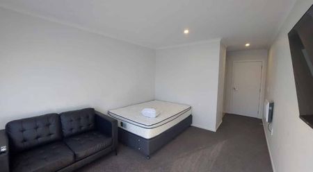 RENT REBATED FIRST 4 WEEKS - Prime Location in Te Rapa!! - Photo 3