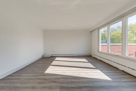 For Lease - 362 Royal York Road Unit# 2, Toronto, Ontario - Photo 3