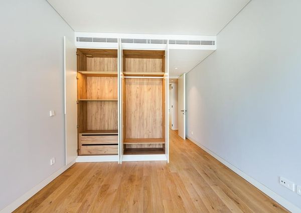 2 Bedroom Apartment with a view, Largo do Rato, Lisboa