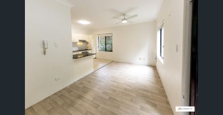 Attention Commuters! - Photo 5