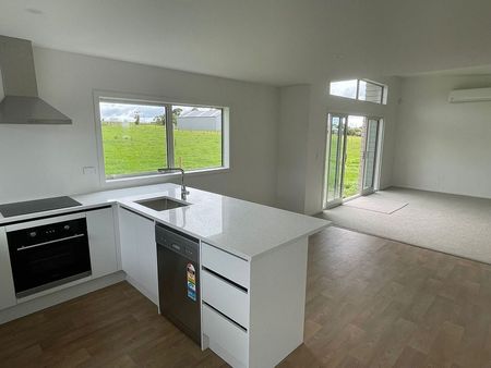 Sunny Rural Living Close to Motorway - Photo 3