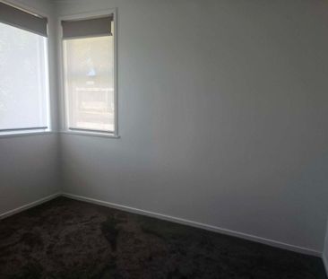 Newly refurbished 4 Bedroom - Photo 4