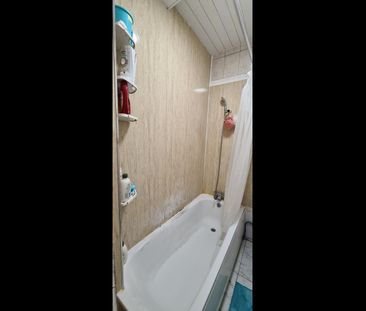 3 Bed Terraced House, Denbigh Road, E6 - Photo 2