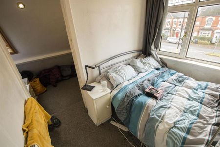 6 bedroom house to rent - Photo 2