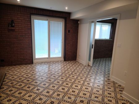 For Lease - 16 Stocco Court, Vaughan, Ontario - Photo 4