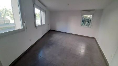 location Appartement T2 DE 56.59m² À ATHIS MONS - Photo 2