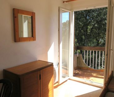 Studio Meublé, 18m², Les Hauts de Nîmes, 360€ H.C - Photo 4