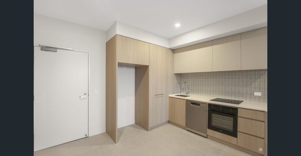 Modern Apartment in Prime Preston Location - Photo 1