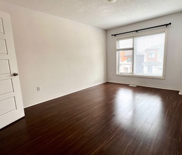 For Lease - 83 Tango Crescent, Newmarket, Ontario - Photo 1